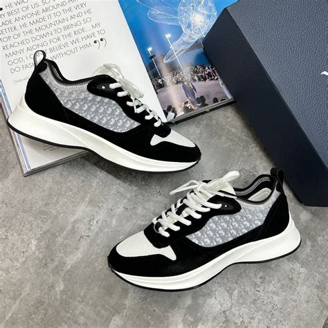 Dior b25 trainers